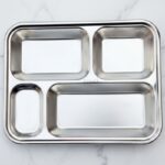 Khay chia thực phẩm có nấp đậy