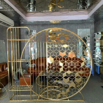 Vách ngăn inox trang trí 3